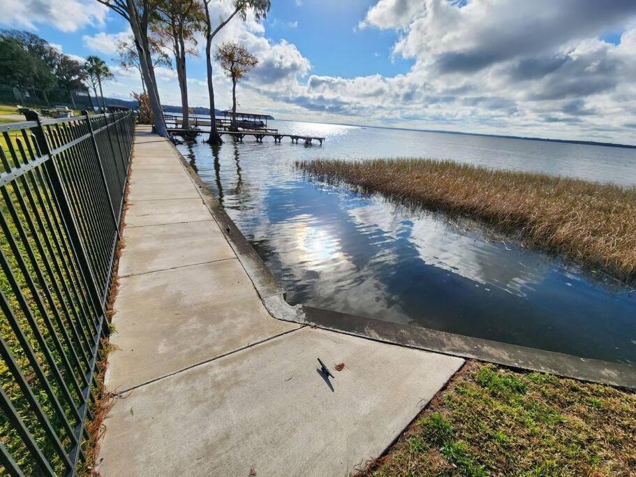 Paradise On Lake Harris Apt #202 ليسبورغ المظهر الخارجي الصورة